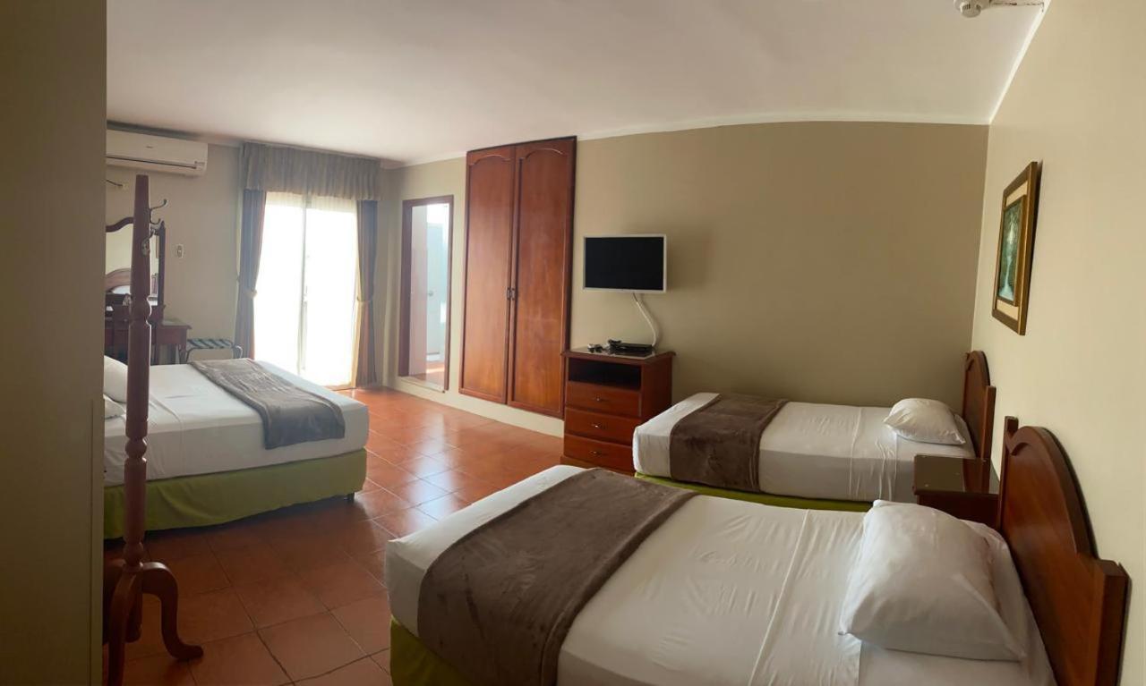 Grand Hotel Americano Machala Exteriör bild